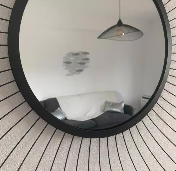 Bel Appartement Climatisé & Parking