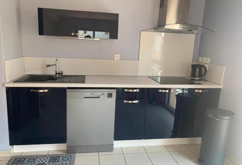 Bel Appartement Climatisé & Parking