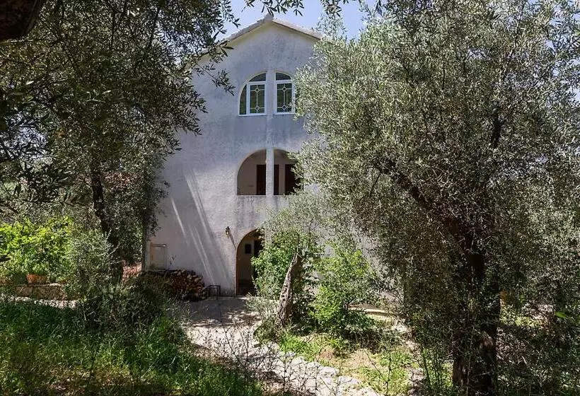 Barbara Sveti Stefan