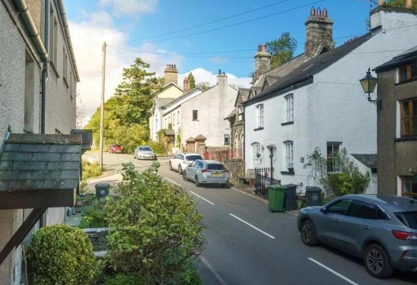 Ground Floor Apartment Twin King Bed Option Free Off Street Parking