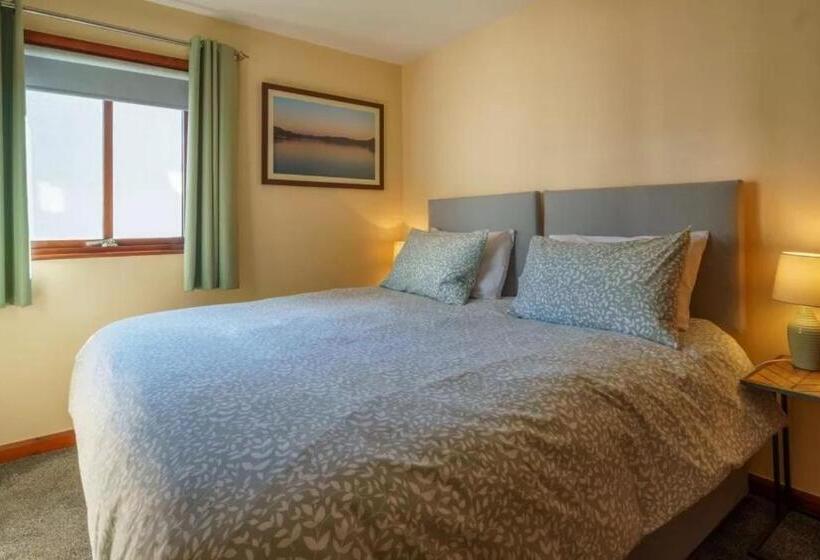 Ground Floor Apartment Twin King Bed Option Free Off Street Parking