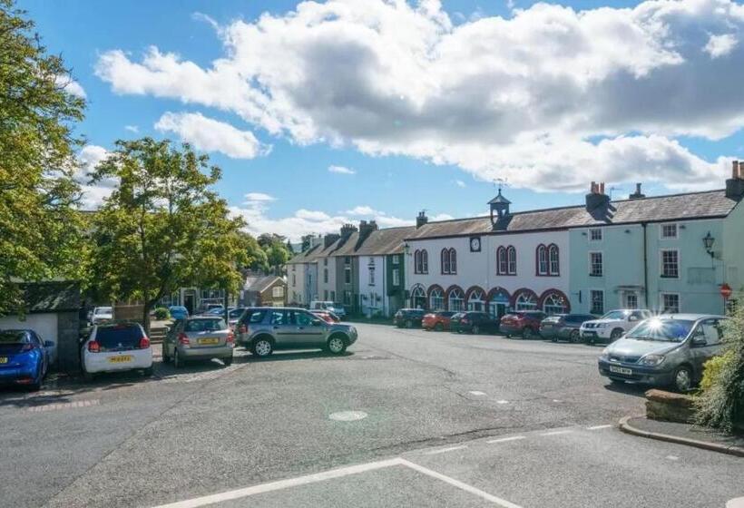 Ground Floor Apartment Twin King Bed Option Free Off Street Parking