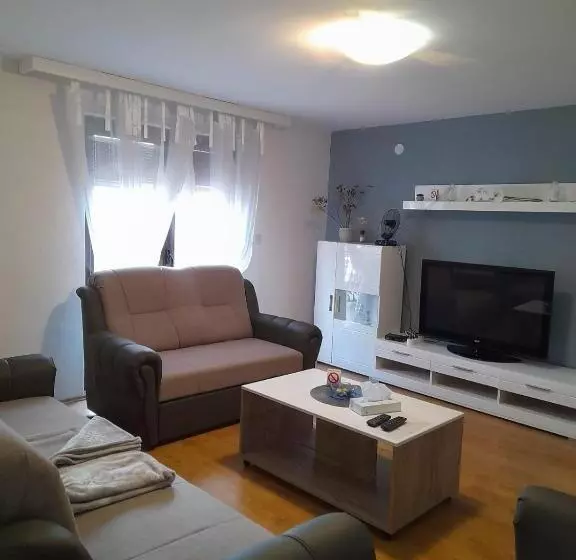 Guest House Lona