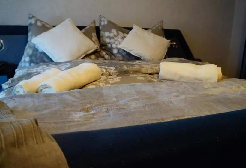 Guest House Lona