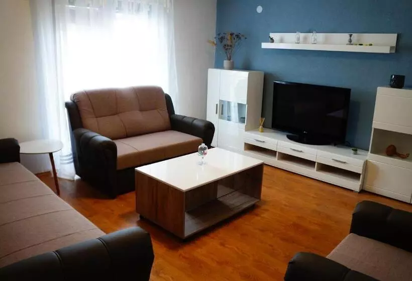 Guest House Lona