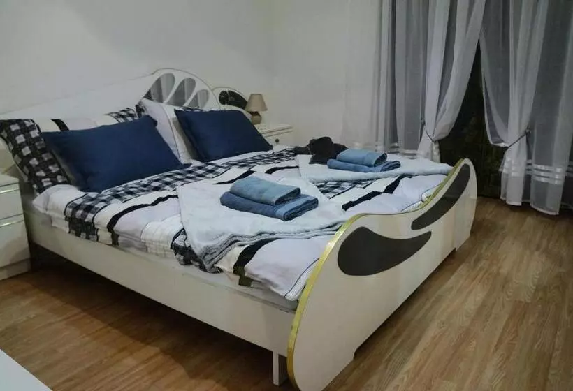 Guest House Lona