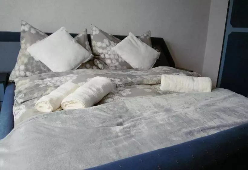 Guest House Lona
