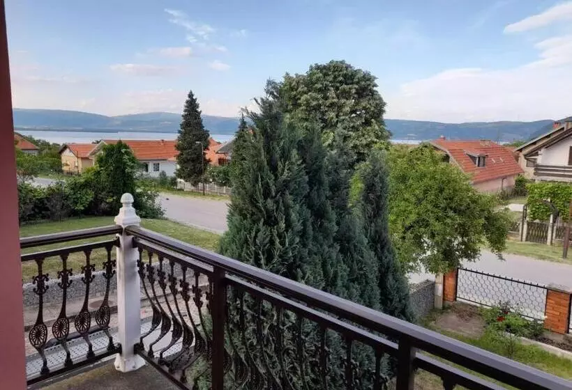 Guest House Lona