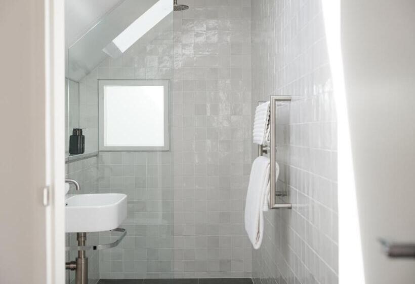 Отель Mona Farm