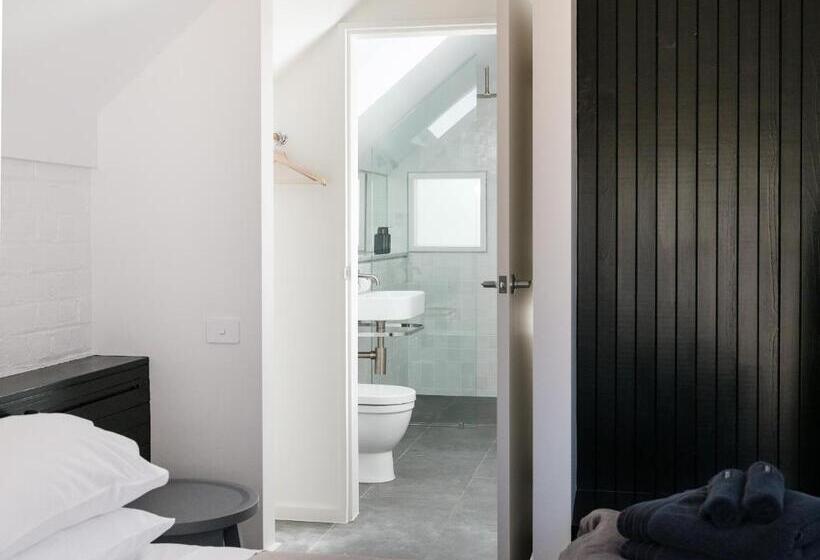 Отель Mona Farm