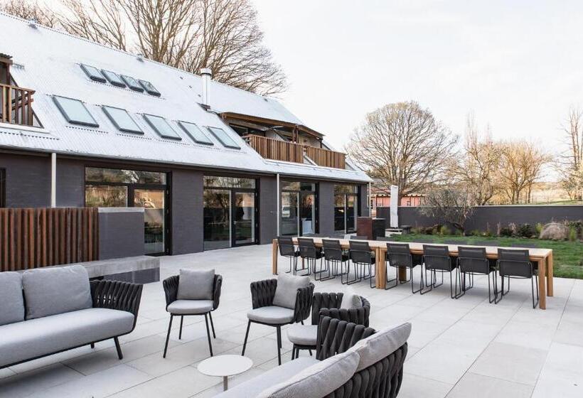 Отель Mona Farm