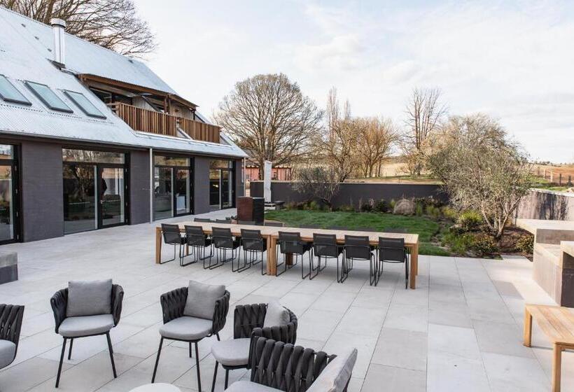 Отель Mona Farm