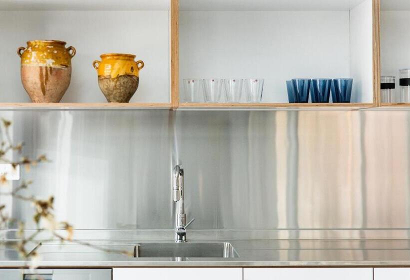 Отель Mona Farm