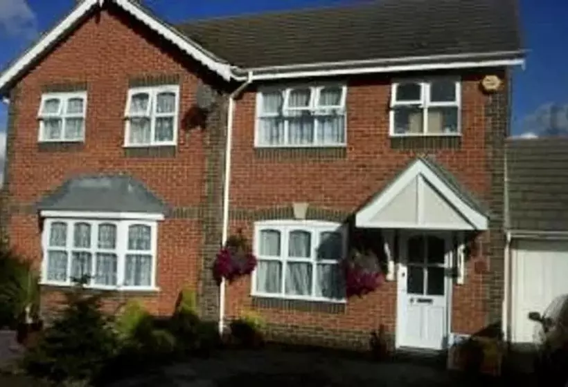 Lovely 3 Bed House In Chafford Hundred