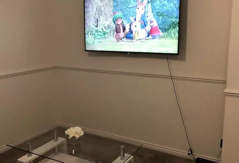 Lovely 3 Bed House In Chafford Hundred