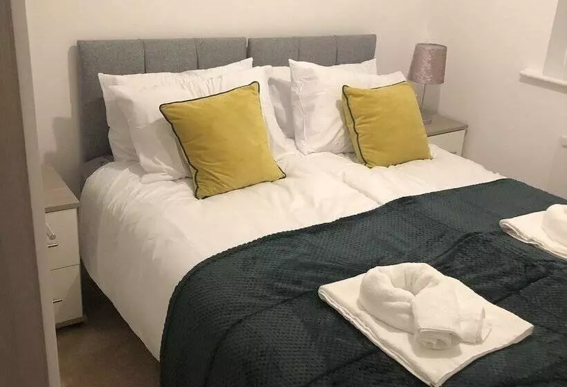 Lovely 3 Bed House In Chafford Hundred