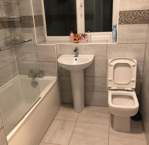 Lovely 3 Bed House In Chafford Hundred