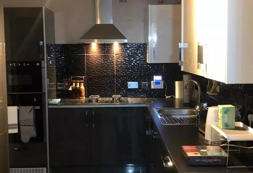 Lovely 3 Bed House In Chafford Hundred