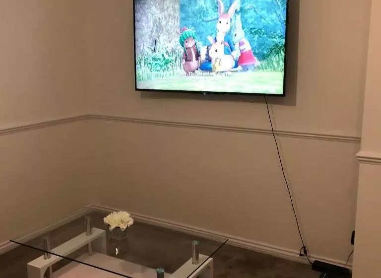 Lovely 3 Bed House In Chafford Hundred