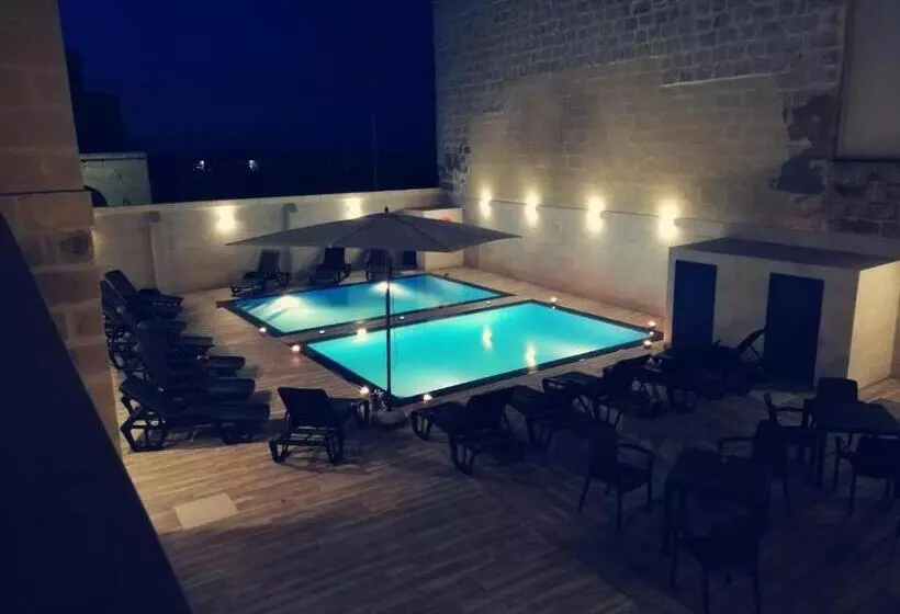 تختخواب و صبحانه Fiftyfour West Boutique Living