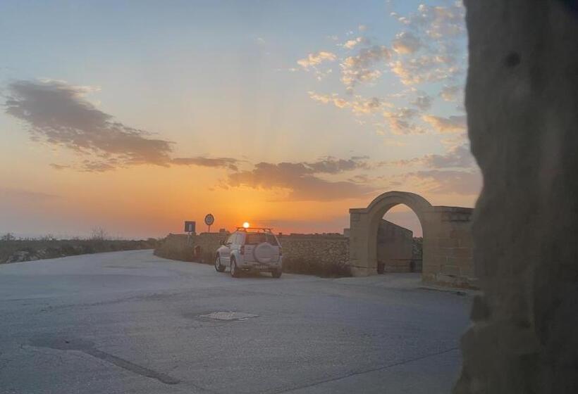 تختخواب و صبحانه Fiftyfour West Boutique Living