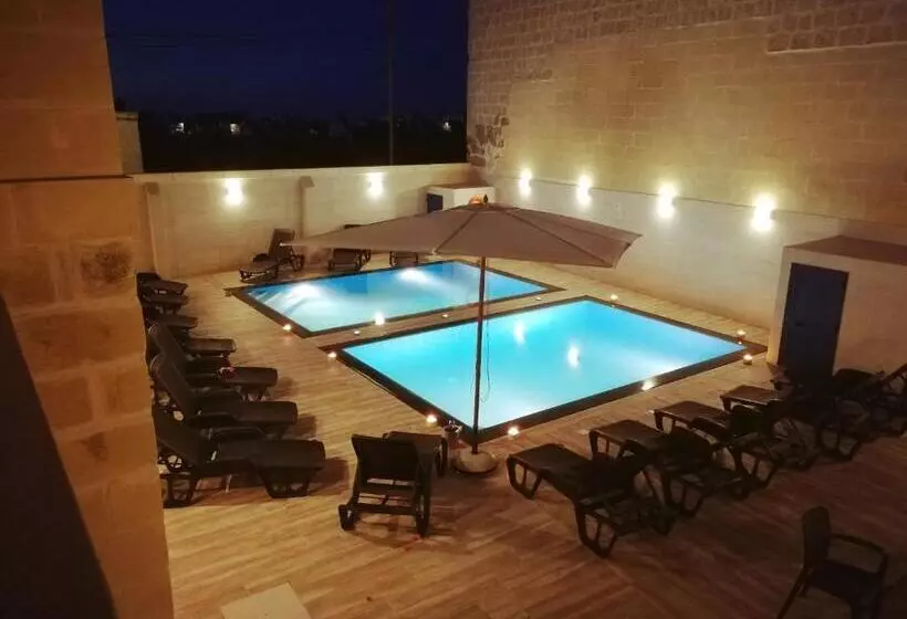 تختخواب و صبحانه Fiftyfour West Boutique Living