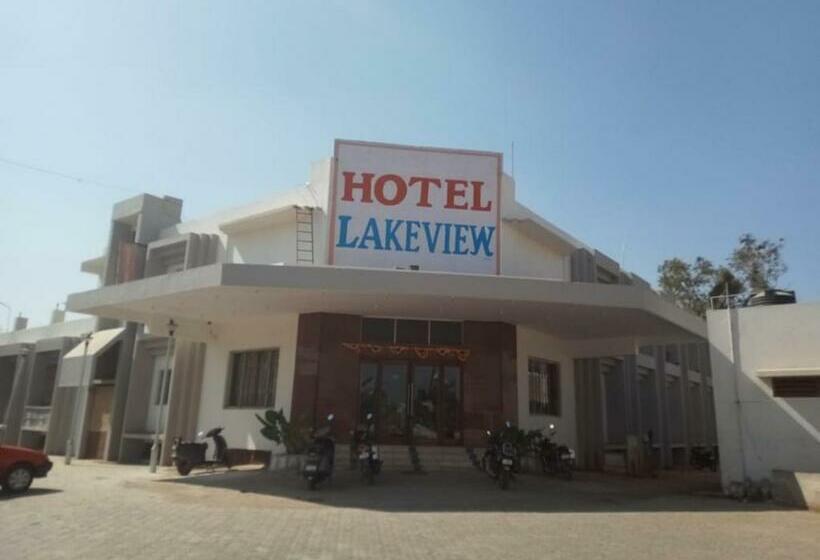 בית מלון כפרי Lakeview