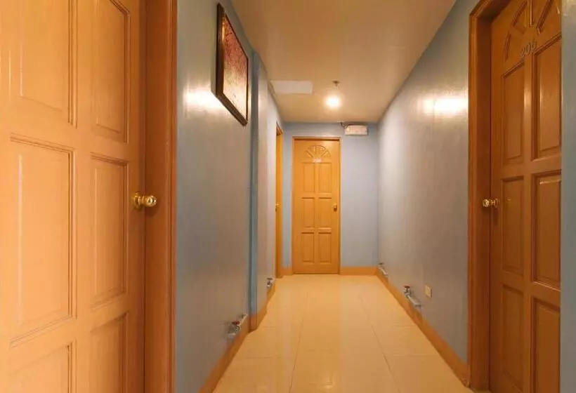 Reddoorz At Isabelita Hotel Tuguegarao City