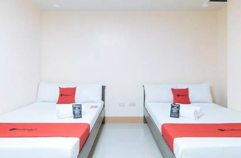 Reddoorz At Isabelita Hotel Tuguegarao City