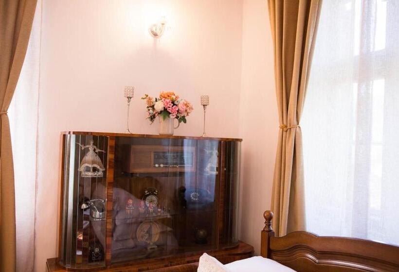 Joseph Hayn Apartments