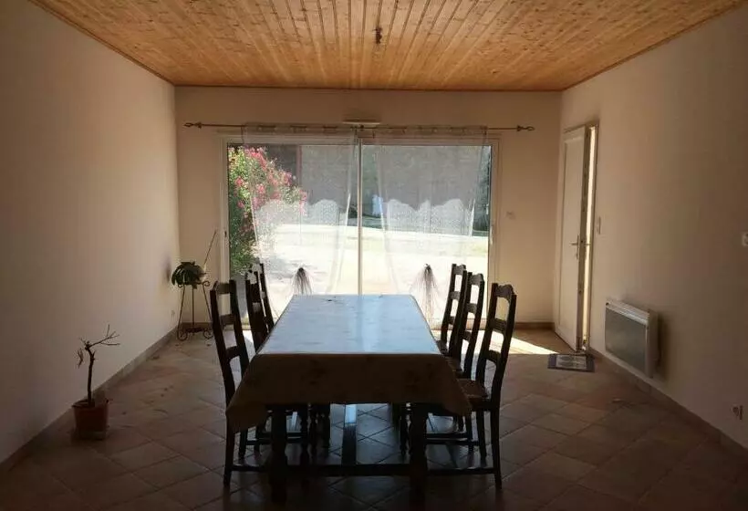 Majatalo Maisons De Vacances à Curzon