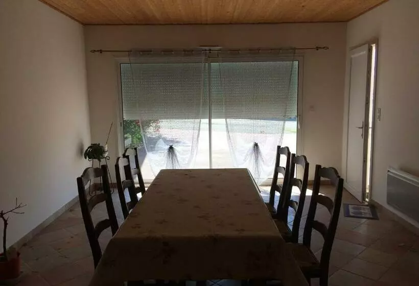 Majatalo Maisons De Vacances à Curzon