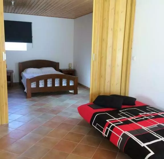 Majatalo Maisons De Vacances à Curzon