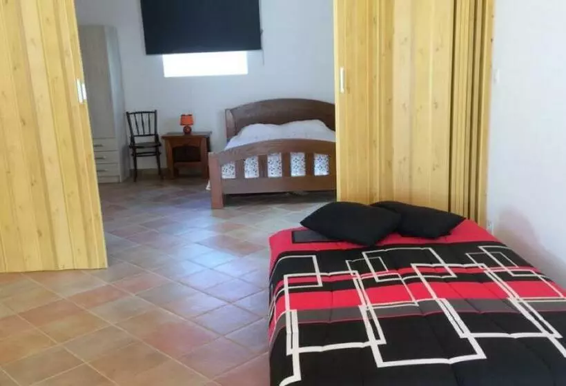 Majatalo Maisons De Vacances à Curzon