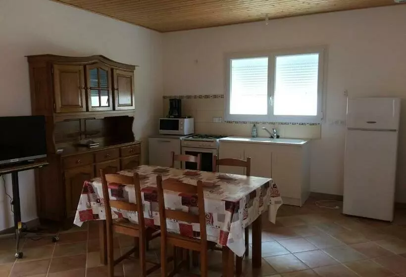 Majatalo Maisons De Vacances à Curzon