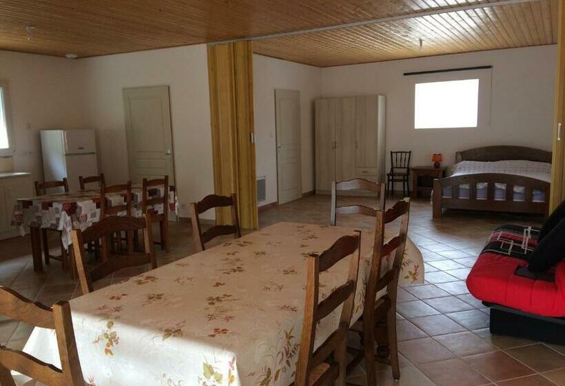 بنسيون Maisons De Vacances à Curzon