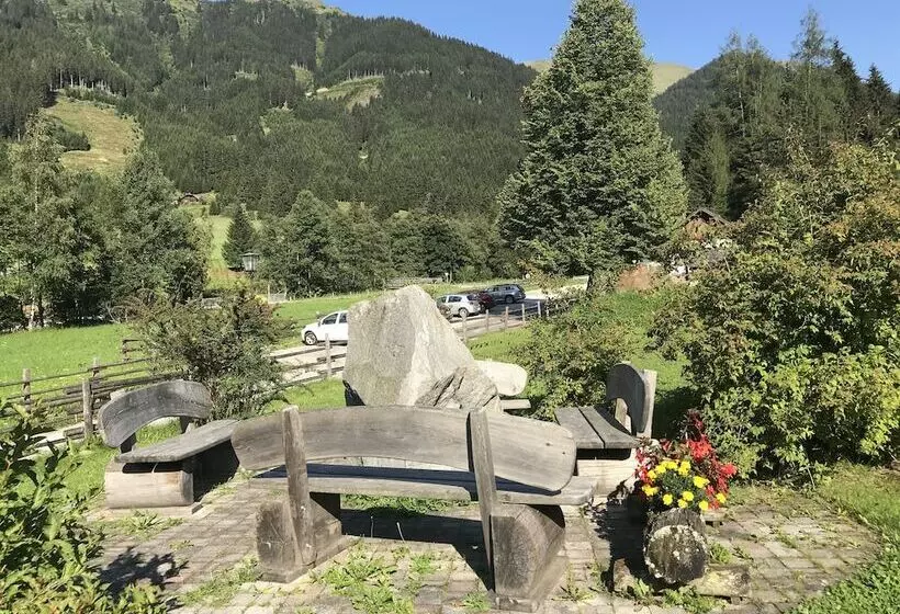 Retkeilymaja Gasthof Zum Gamsjäger