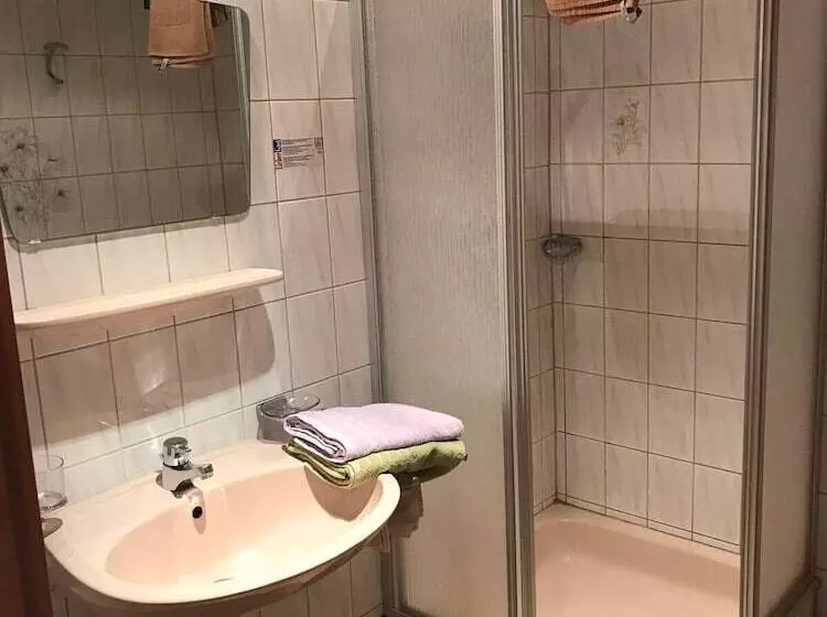 Retkeilymaja Gasthof Zum Gamsjäger