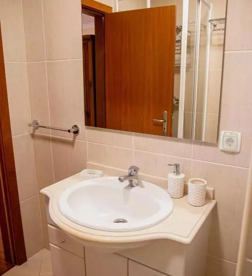 Caniço Quintas Iii By Trip2portugal