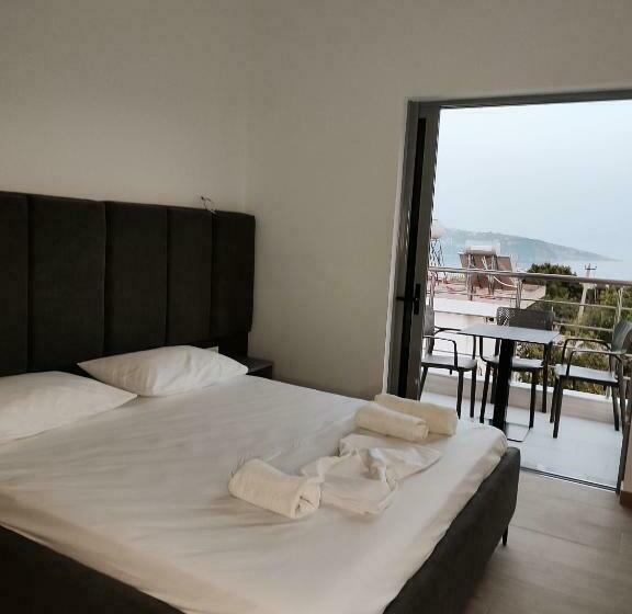 Hotelli Petros Rooms