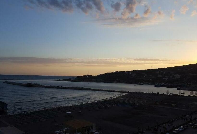 בית מלון כפרי Shëngjini Apartments  Twin Towers