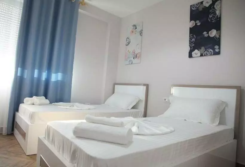 ホテル Shëngjini Apartments  Twin Towers