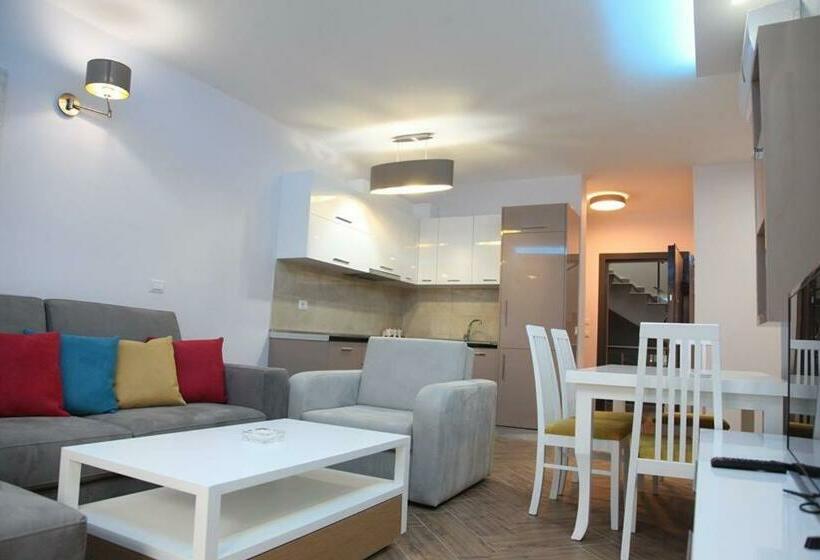 בית מלון כפרי Shëngjini Apartments  Twin Towers