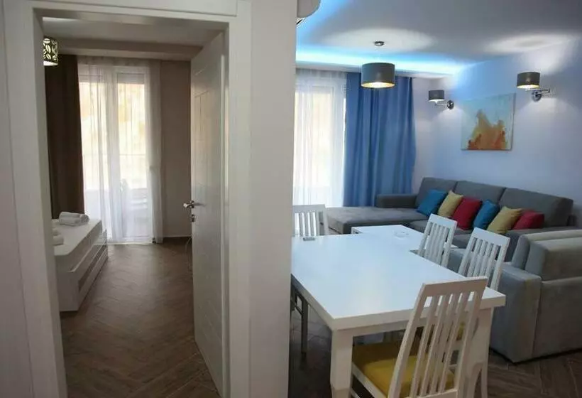 ホテル Shëngjini Apartments  Twin Towers