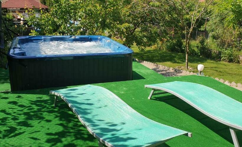 پانسیون Cazare Casa Sandra