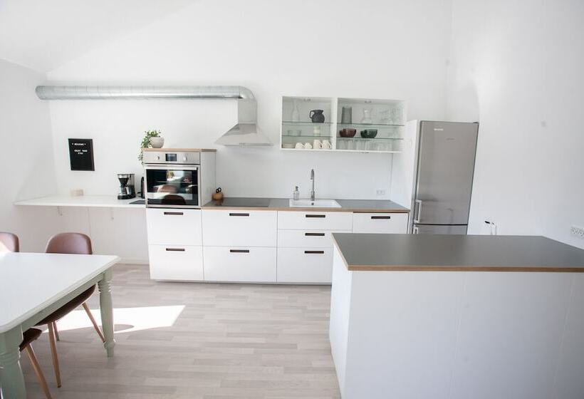 Stadium / Central / Park / Art Gallery