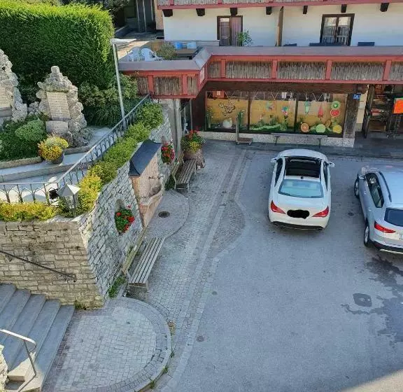 ユースホステル Gasthaus Kirchenwirt