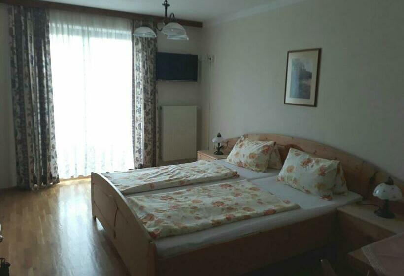 הוסטל Gasthaus Kirchenwirt