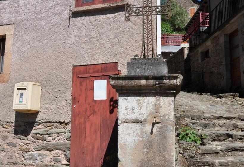 مبيت وإفطار Le Castellou