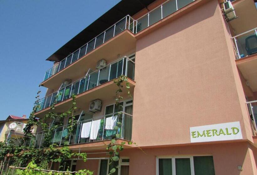 فندق Emerald